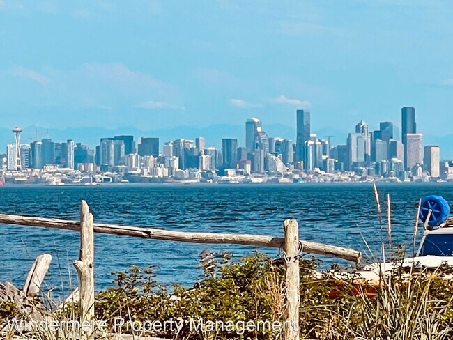 Foto del edificio - 2 br, 2.5 bath House - 7732 NE Yeomalt Pt ...
