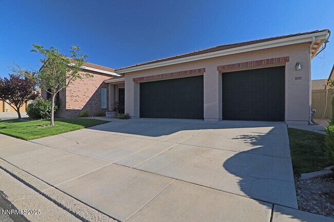 Foto del edificio - 1692 Broadstone Way