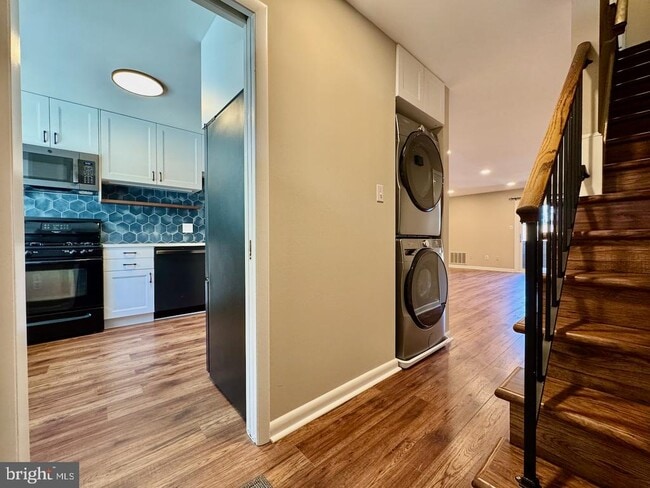 Building Photo - 3885 Steppes Ct