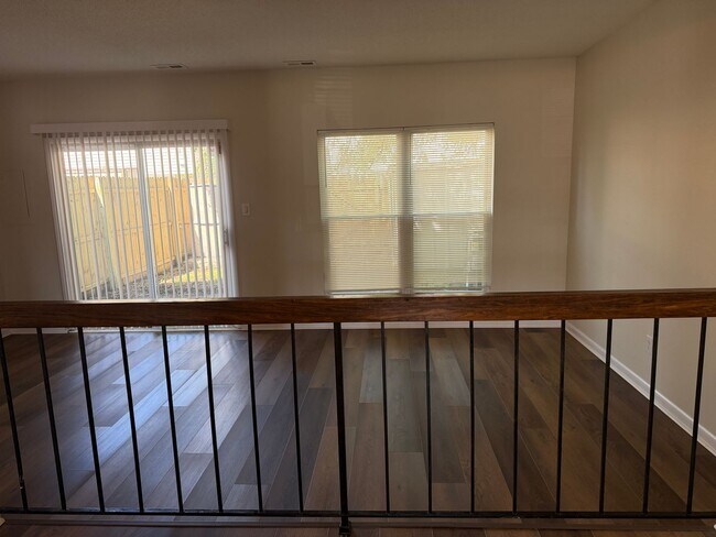 Foto del edificio - WINDSOR OAKS WEST - Three Bedroom Townhome