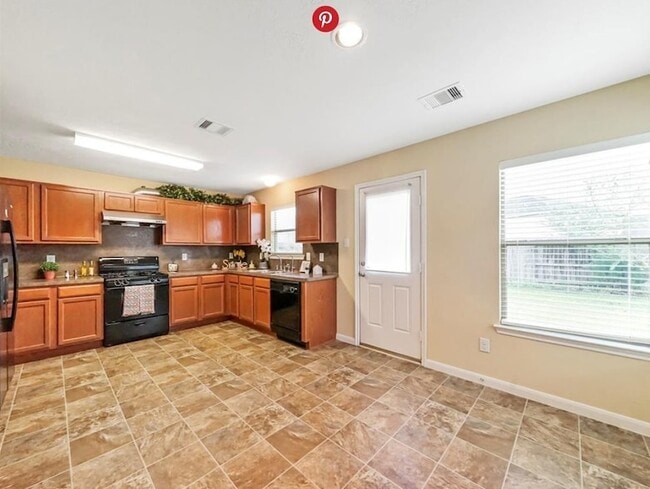 Foto del edificio - 18415 Tupper Bend Ln