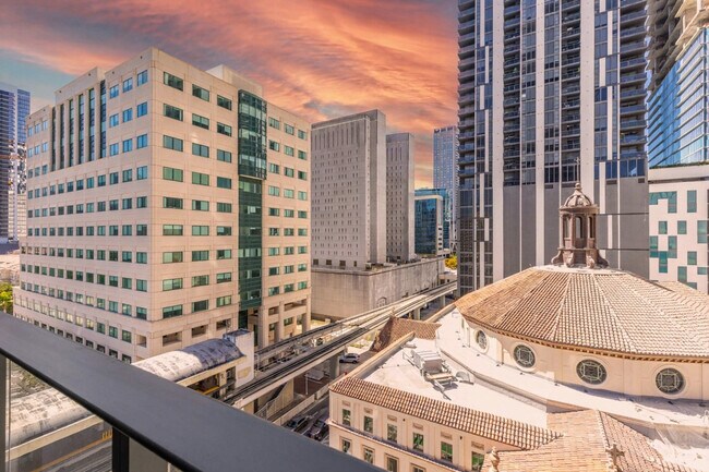 Foto del edificio - 501 NE 1st Ave