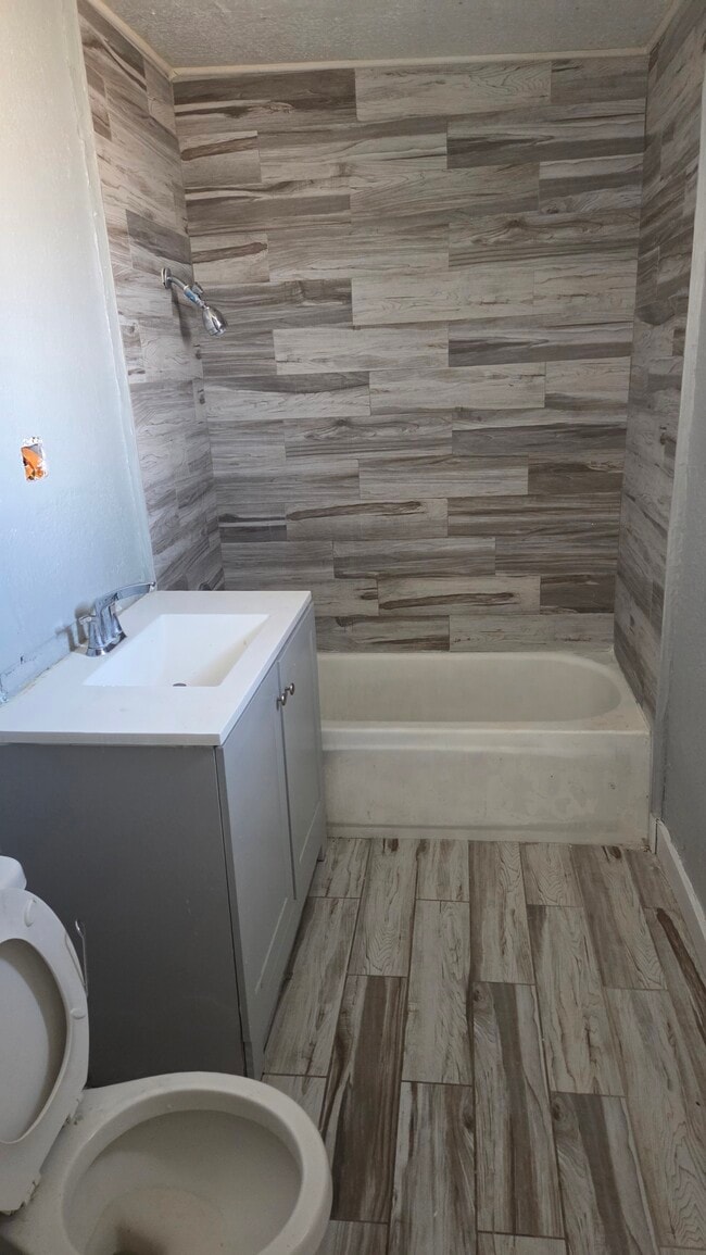 Foto del edificio - 8714 W Avenue E4