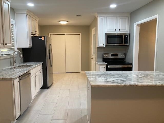Foto del edificio - 5386 Denwood Ave