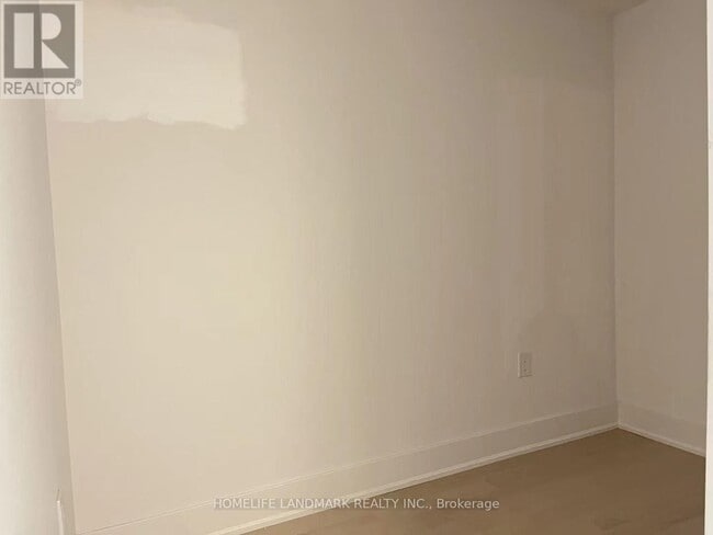 Building Photo - 955 Bay St.