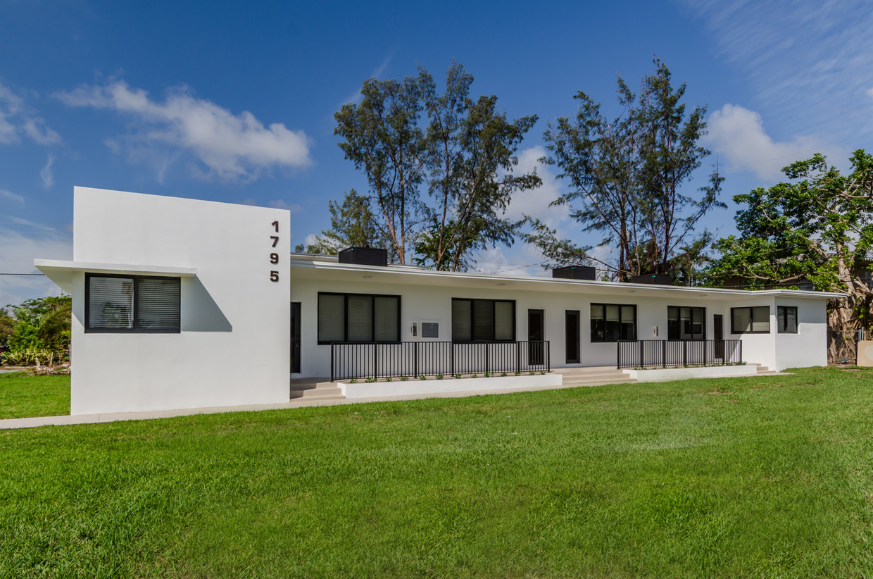 Primary Photo - 1725 Normandy Dr
