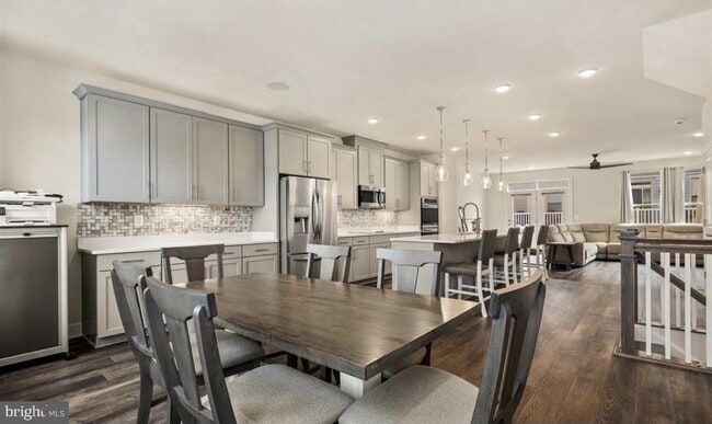Building Photo - 9913 Hopkins Lp