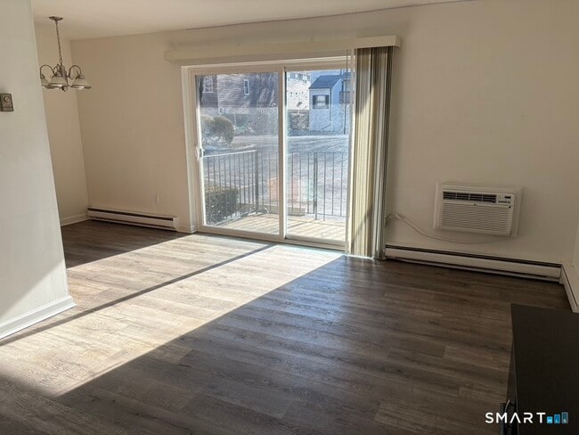 Foto del edificio - 12 Tuttle St