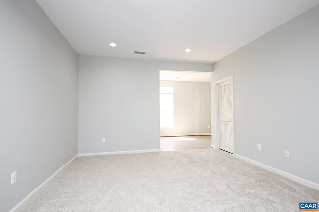 Building Photo - 910 Bing Ln