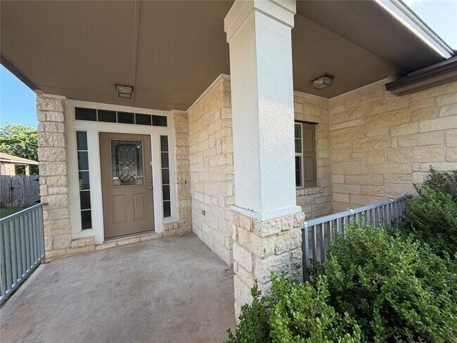 Foto del edificio - 904 Gentry Dr