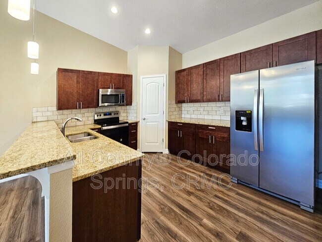 Foto del edificio - 734 Thimbleberry Point