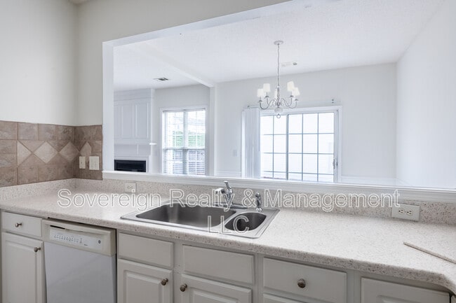 Building Photo - 278 Regent Square