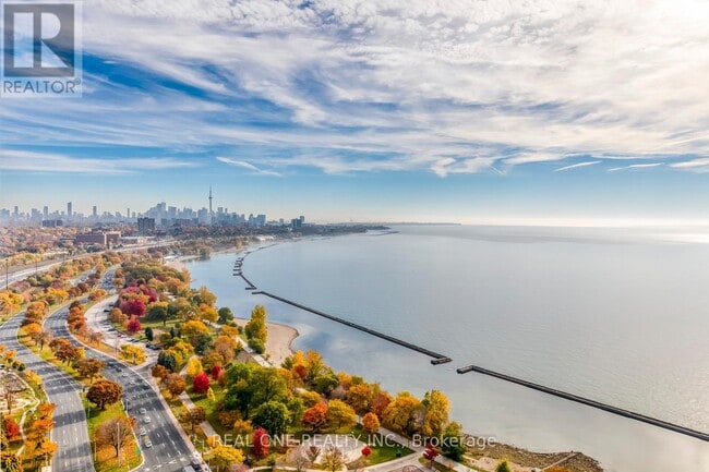 Building Photo - 1926 Lake Shore Blvd W