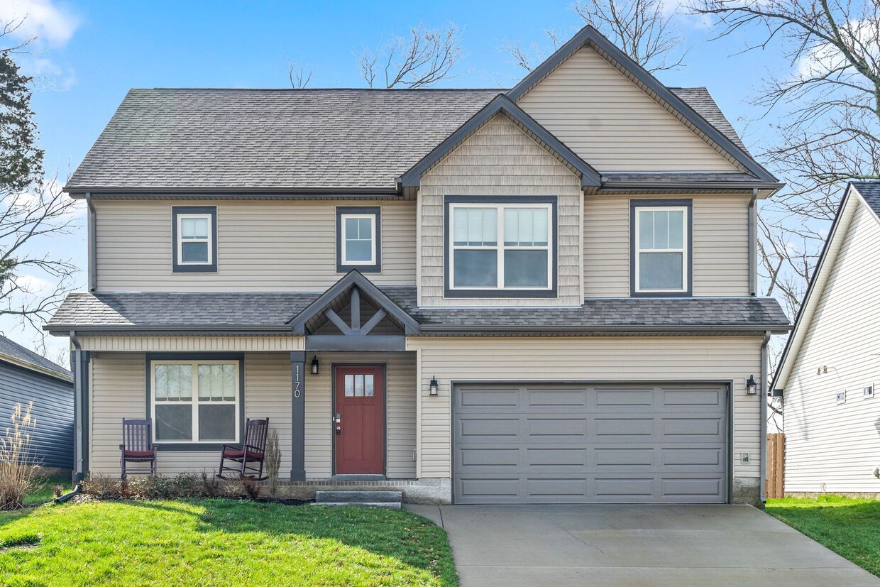 Primary Photo - Pet Friendly Four Bedroom!