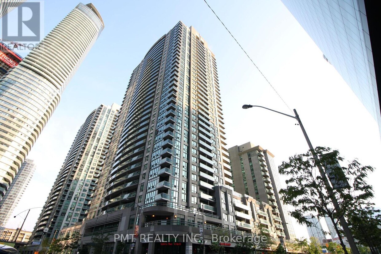 Photo principale - 30-830 Grand Trunk Crescent