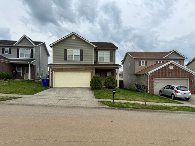 Photo - Beautiful 4 Bedroom in Kearney Ridge House