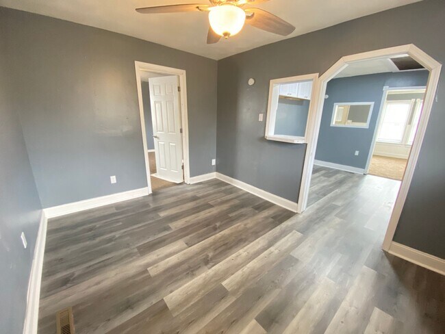 Foto del edificio - Bricker Bungalow LOWERED RENT!  -