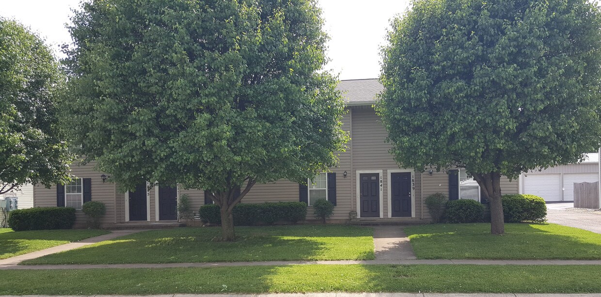 1843 N Lakeman Dr, Bellbrook, OH 45305 Townhome Rentals in Bellbrook