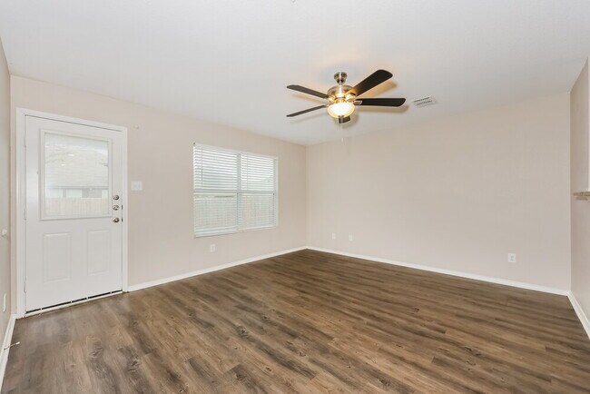 Building Photo - 1329 Castle Ridge Rd