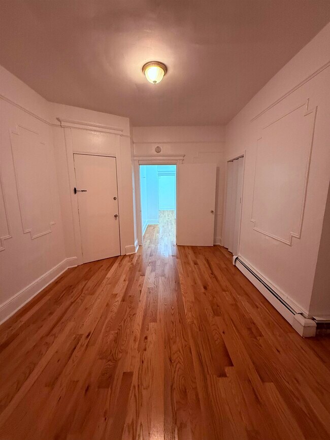 Foto del edificio - 110 Duncan Ave