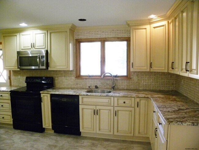 Foto del edificio - 728 Plank Rd