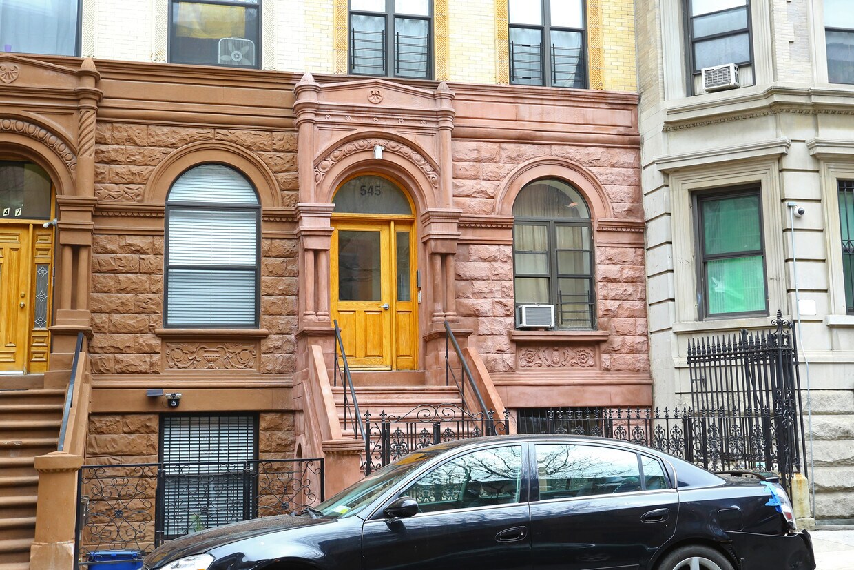 Building Photo - 545 W 149th St