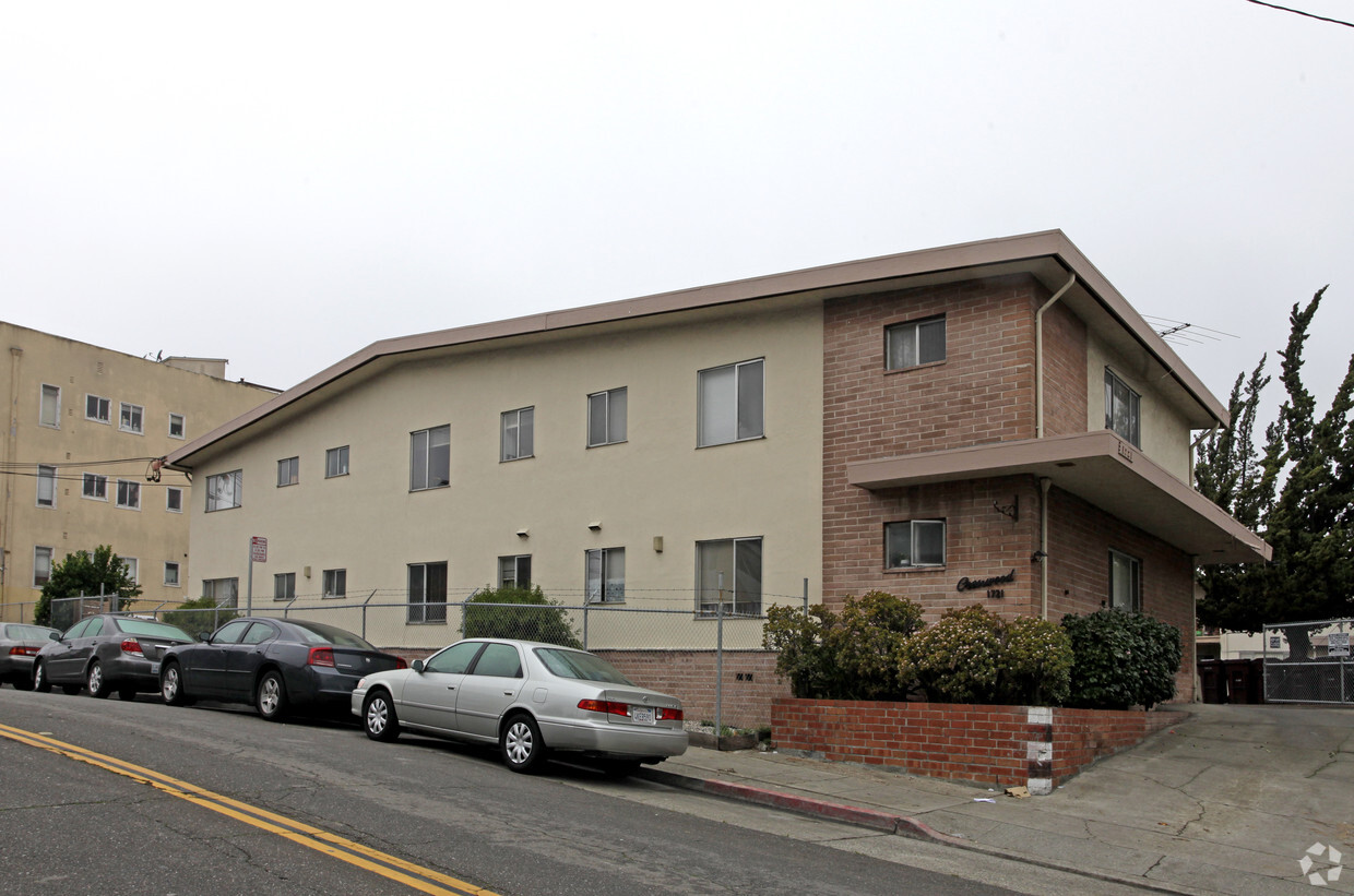 Crestwood Apartments Apartments In Oakland CA Apartments Com   Crestwood Apartments Oakland Ca Primary Photo 