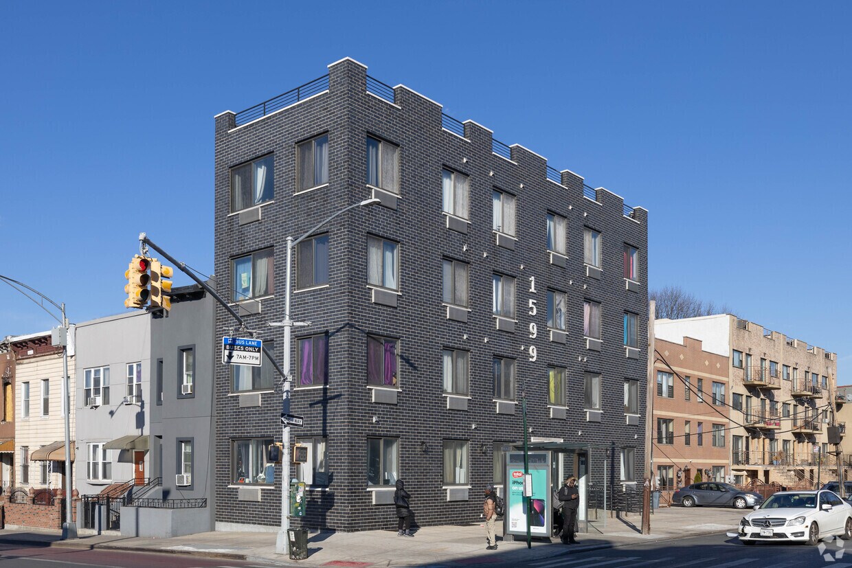 Primary Photo - 1599 Bergen St