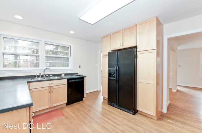 Building Photo - 4 br, 2 bath House - 407 Boston Ave