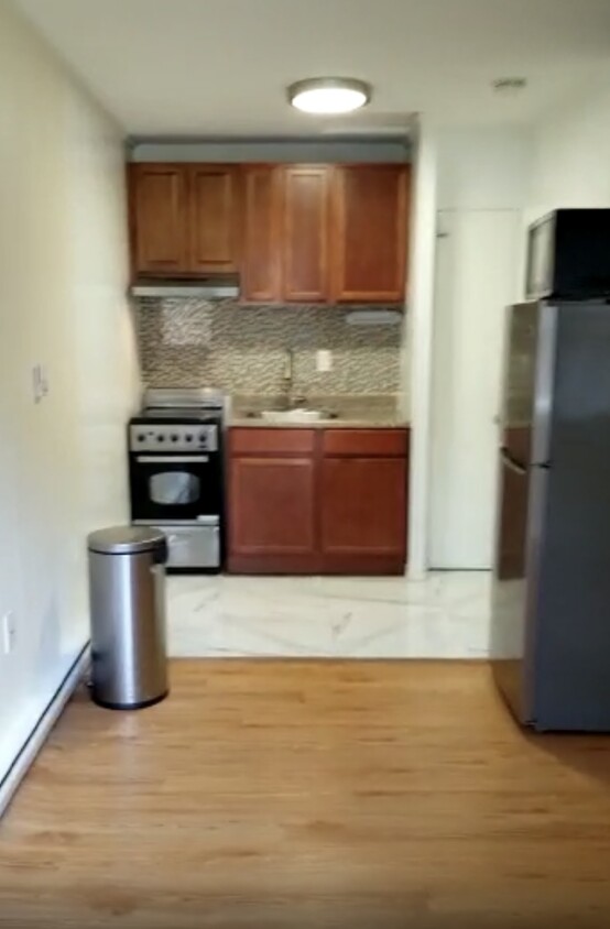 Primary Photo - 5 Millers Ln