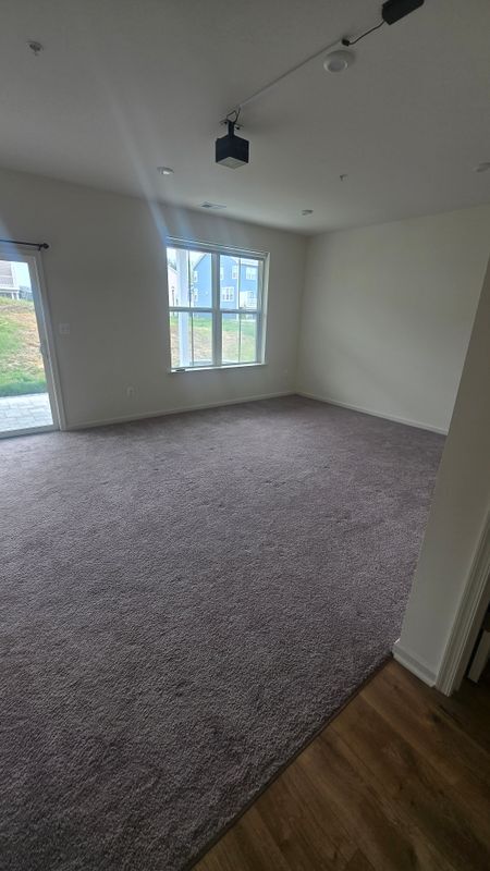 Foto del edificio - 1605 Aster Ln