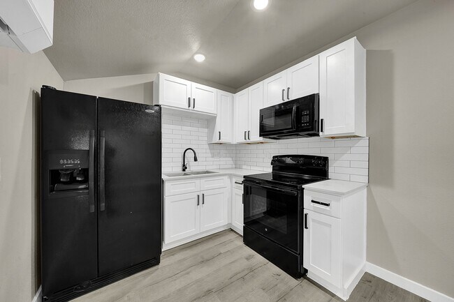 Foto del edificio - 418 E 36th St