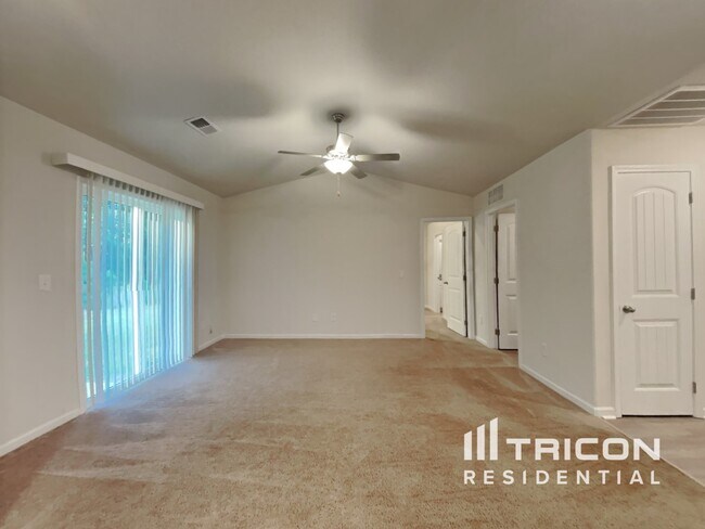 Foto del edificio - 390 Coleshill Rd