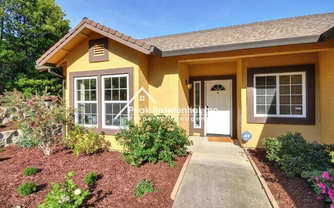 Building Photo - Wonderful Orangevale 3bd/2ba Home with Spa...