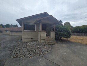 Building Photo - 741 Westgate Dr