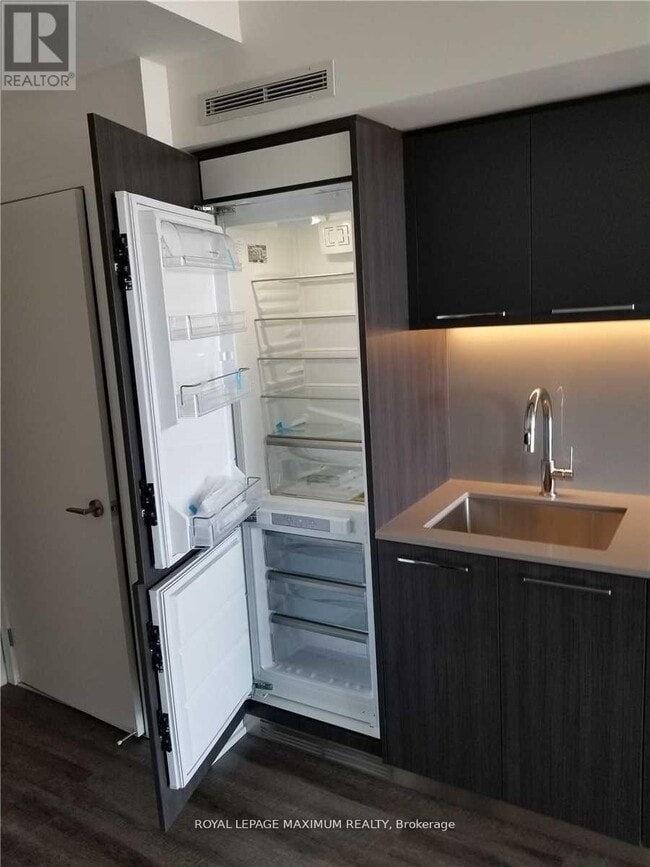 Building Photo - 25 Baseball Pl