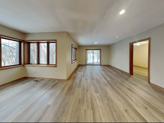 Building Photo - 1934 Oakland Rd