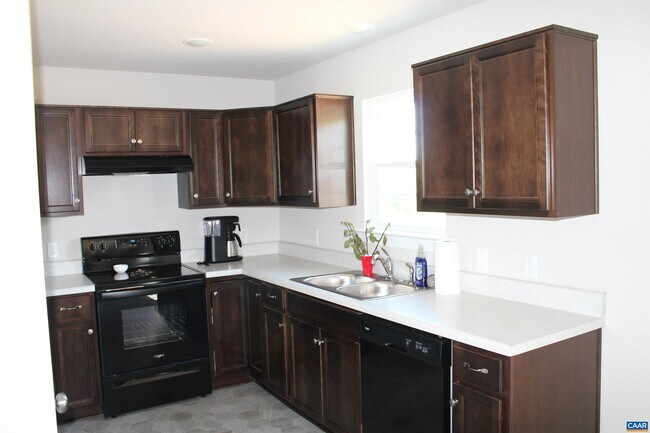 Building Photo - 217 Cohasset Cir