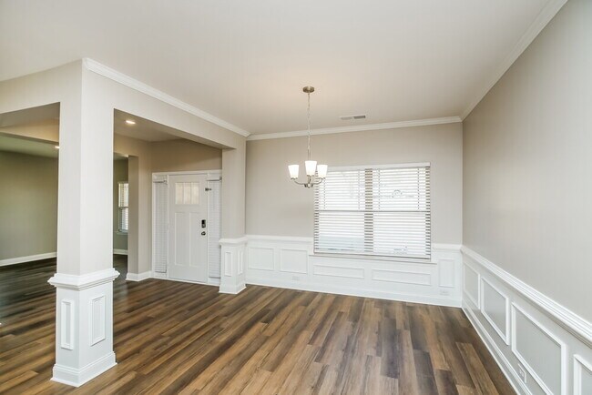 Foto del edificio - 250 Saddlechase Dr