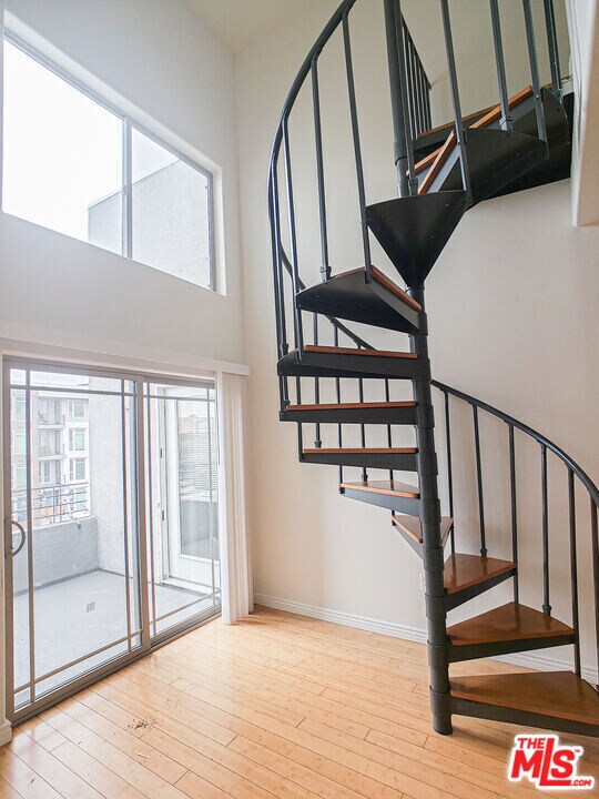 Foto del edificio - 1042 S Kingsley Dr