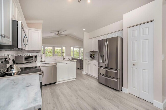 Foto del edificio - 11030 Harbour Springs Cir