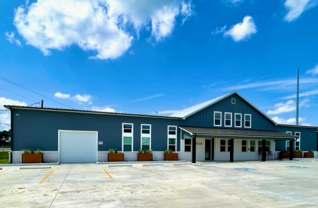 Primary Photo - 3514 Hwy 69 N