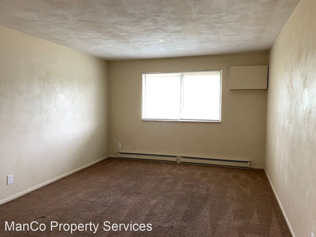 Building Photo - 4654 Burkhardt Ave