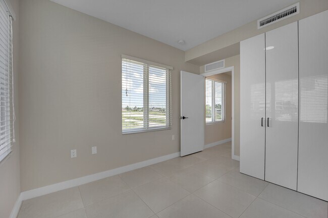 Building Photo - 13823 SW 262nd Ln