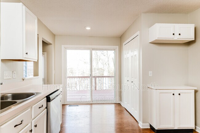 Building Photo - 4015 Sherry Ct