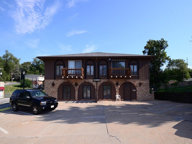 Building Photo - 4130 Monroe St