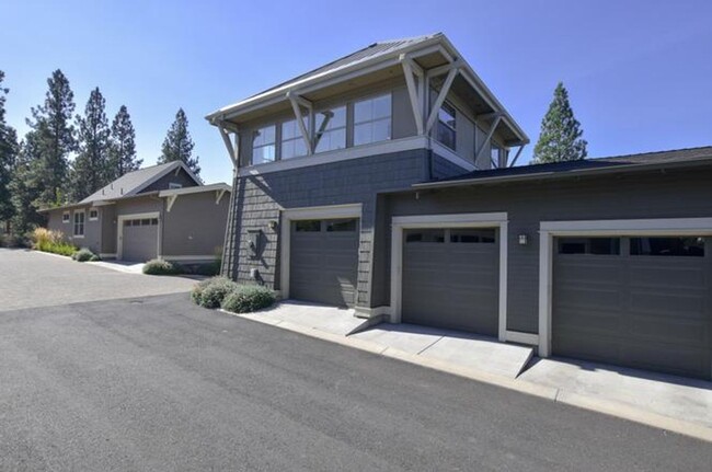 Building Photo - Charming 1 Bedroom Furnished Condo in NWX!