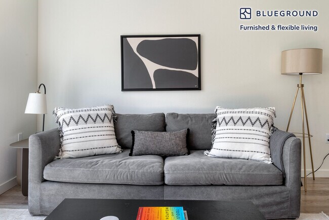 Foto del edificio - 22271 Foothill Blvd