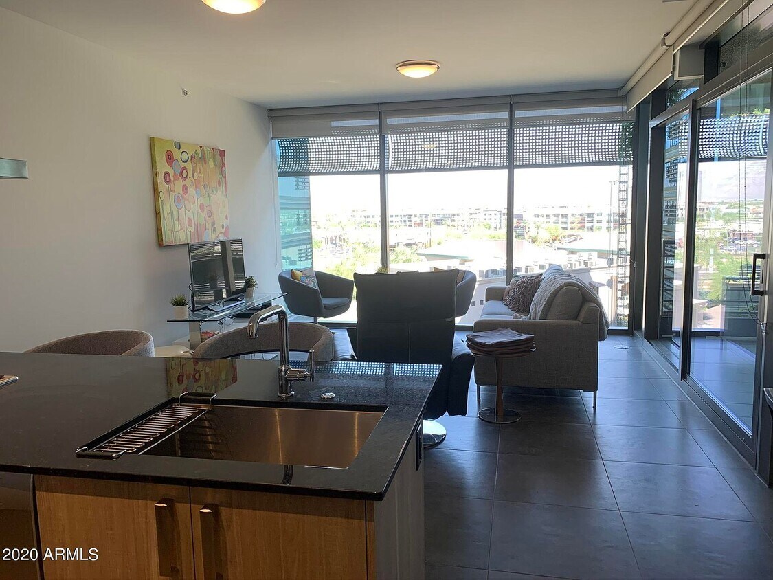 Foto del edificio - 7120 E Kierland Blvd