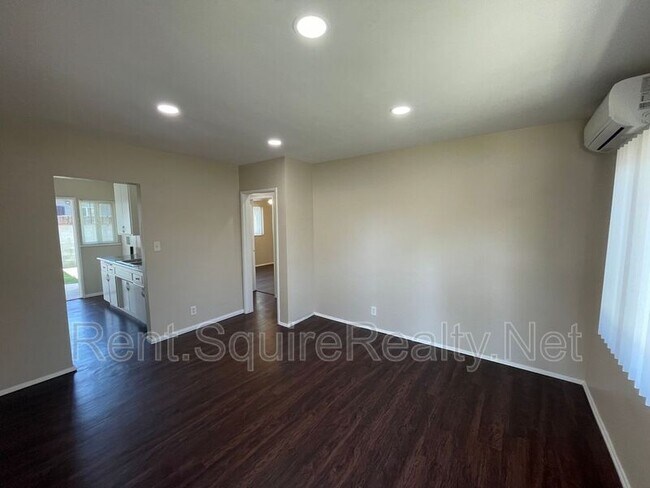 Building Photo - 417 W Crescent Dr